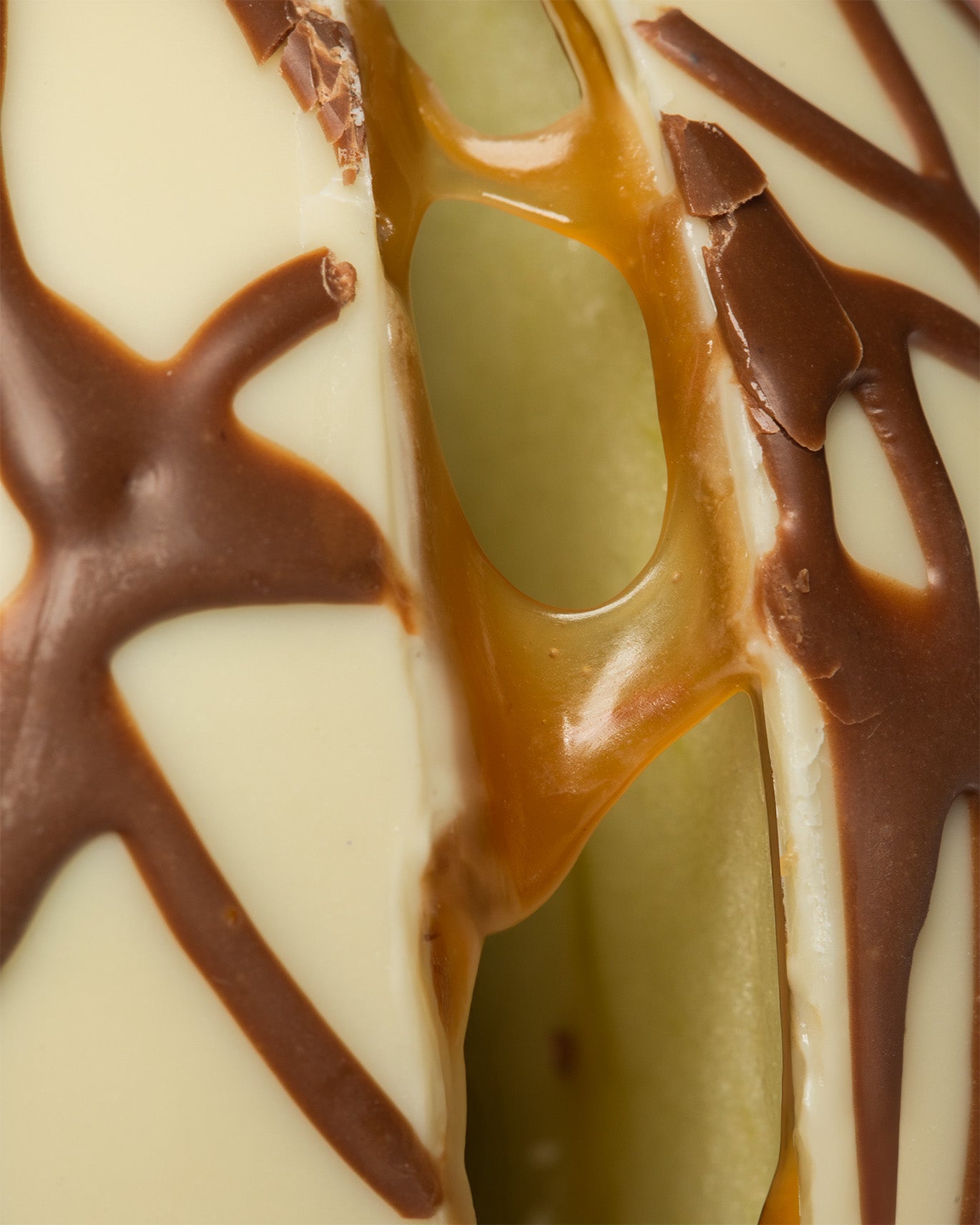 White Chocolate Caramel Apple — Kosher Caramel Apples | NC Chocolatier Artisan Handcrafted